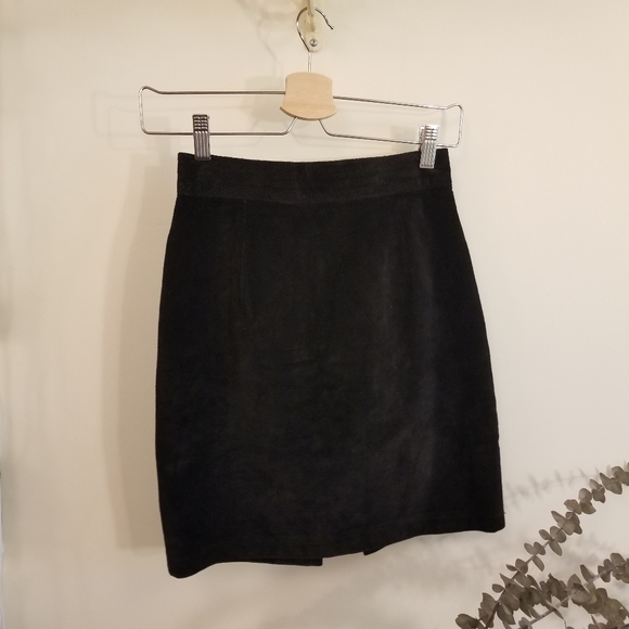 Vintage Danier black suede mini skirt sz 4 - Picture 1 of 3